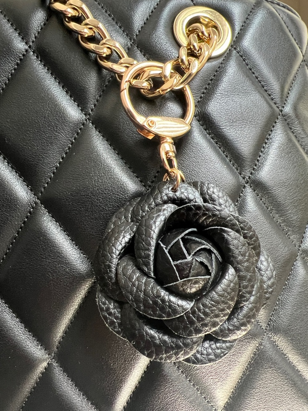 🆕Black Leather Flower Keychain